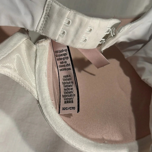 white Victoria's Secret tshirt push-up full coverage bra size 32C - Picture 4 of 6